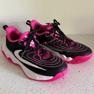 Nike Basketball Shoes Pink and Black 2.5Y